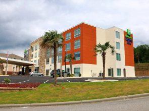Holiday Inn Express & Suites Alabaster by IHG