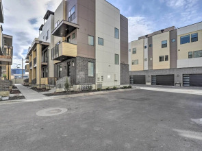 Chic & Sunny Provo Townhome w/ Rooftop Deck!