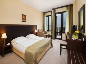 Апартамент Мая 220 СПА Хотел Свети Спас