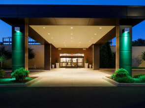 Holiday Inn Hotel & Suites Charleston West by IHG