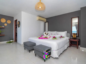 Lanta Beachfront Resort