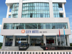 City Hotel & Suites