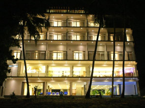Sayura Beach Hotel