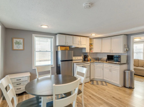 Walk to Public Beach Access! Breezy Hampton Condo