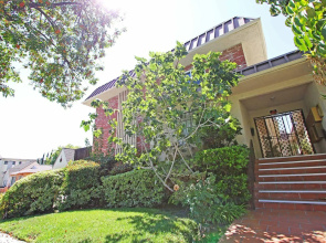 Cozy New Town House Glendale