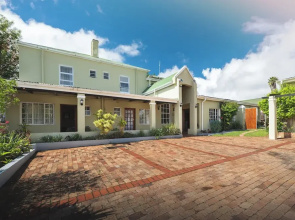 Oak Lodge Guesthouse