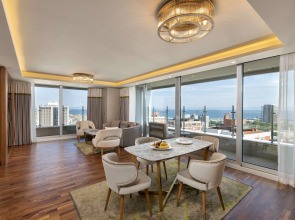 Titanic Port Bakirkoy