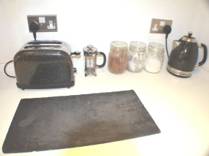 360 Serviced Accommodations - Brentwood 2 Bedroom Executive Apartment With Secure Parking