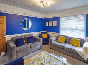 Host Stay Ocean Queen Cottage