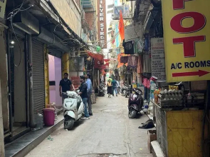 Hotel Spot Inn Paharganj Near New Delhi Railway Station