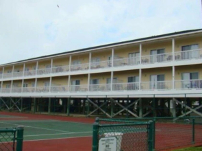 Sandpiper Cove Harbor by Holiday Isle