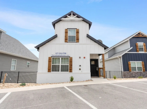 Escape Peak 5 Bedroom Home by RedAwning