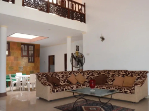 Gondolas Holiday Lanka