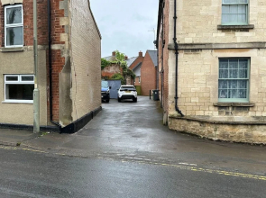 Cotswolds Large 4 Bed House Parking-Wifi