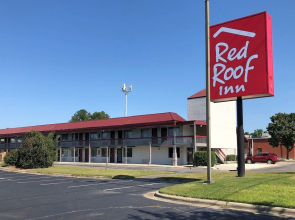 Rodeway Inn & Suites