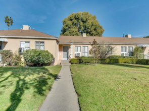 Centrally Located Burbank Duplex Near Hollywood!