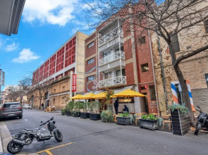 Central 1-bed Adelaide Apartment With Balcony