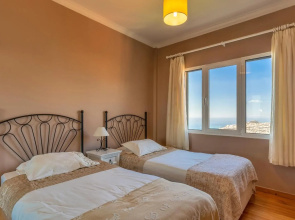 Atlantic Ocean view by HR Madeira