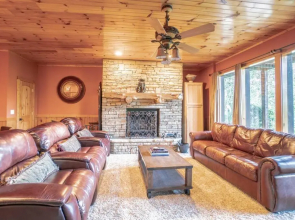 2 HOMES on Douglas Lake - Smoke Rise Lodge & Barn