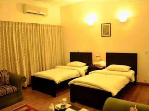 New Hotel Couple In Karachi