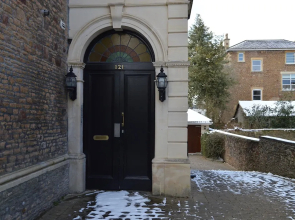 2 Bedroom Apartment With Parking