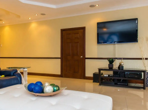 Kingston Luxury Family Retreat