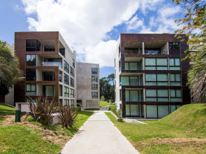Oceana Suites Be House