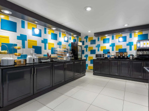 La Quinta Inn & Suites by Wyndham Columbus West - Hilliard