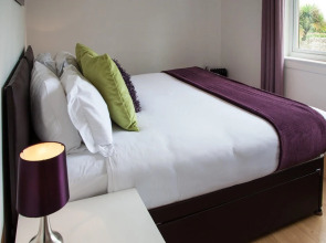 Auld Leigh-Lann Apartments