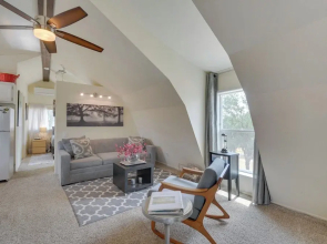 Mariposa Home: Furnished Patio & Sierra Mtn Views