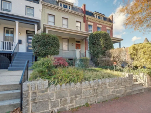 DC Apartment: 2 Mi to National Mall!