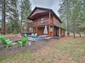 Rustic Mccall Cabin w/ Private Hot Tub & Deck!