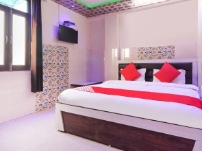 OYO 69930 Hotel Kanha Dham