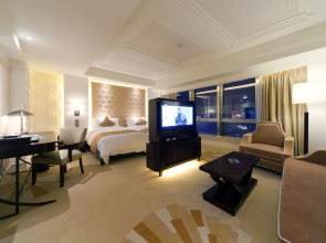 Paramount Gallery Hotel