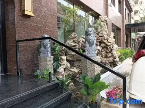 Yichuan Shengyuan Business Hotel