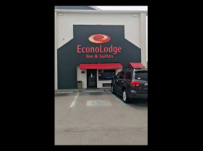 Econo Lodge Inn & Suites Virginia Beach - Norfolk