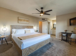 Mesa Garnet 4 Bedroom Home by RedAwning