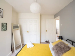 Ella Fitzgerald - Luxury 2 Bedroom Apt