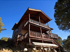 Buena Vida - Three Bedroom Cabin with Hot Tub