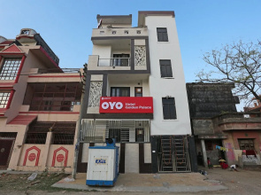 OYO 28172 Hotel Golden Palace