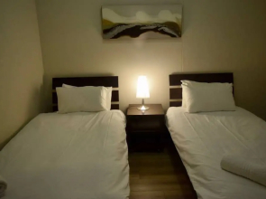 Relaxing 2 Bedroom Rockwell Apartment Suite