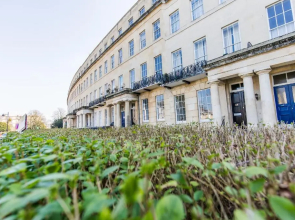 Luxury Apartment - 18 Lansdown Crescent