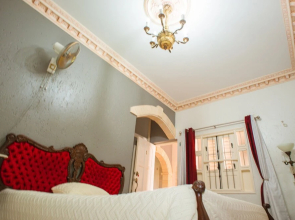 Great Colonial House