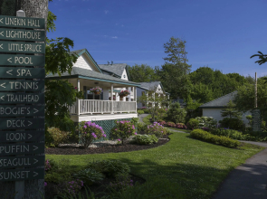 Spruce Point Inn