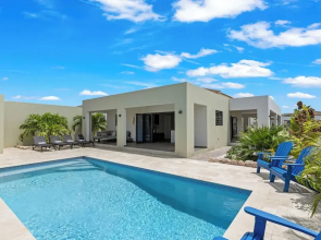 Villa Jasmijn  with private pool, at Mambo Beach