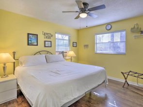 Cape Canaveral Cottage w/ Hot Tub: Walk to Beach
