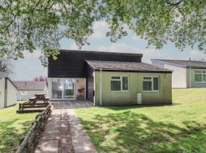 Harcombe House Accessible Pet Free Bungalow Sleeps 6