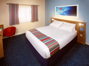 Travelodge Cardiff M4