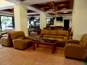 Happy Holidays Luxury Pool Villa