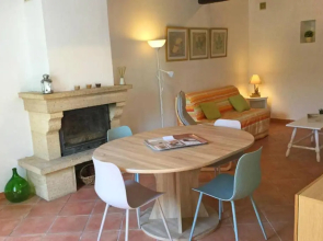 Partie d'une ferme provençale avec piscine privée, située proche d'Avignon, à Bédarrides, 6 prs, LS6-342-FRAGOUN